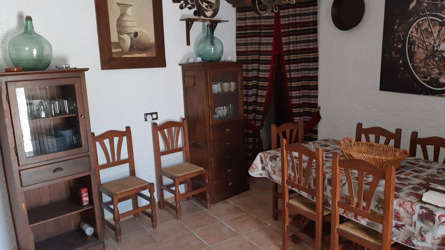 3 chambre Villa/Maison à vendre à Baza avec piscine garage - 236 000 € (Ref: 9057179)