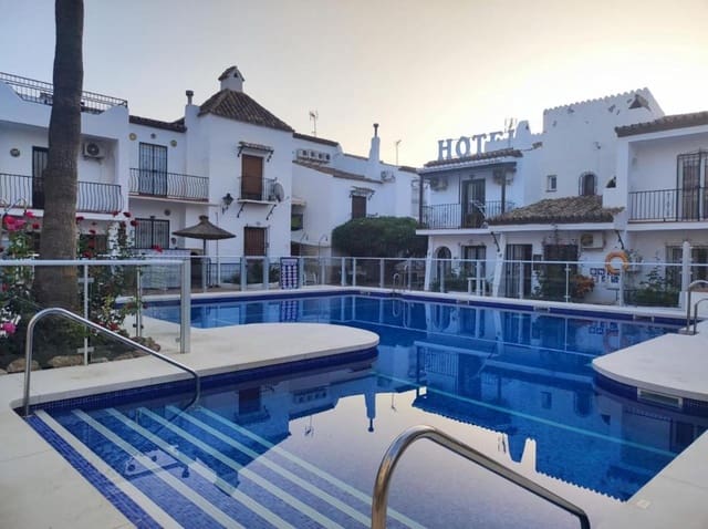 3 soveværelse Villa til salg i Nueva Nerja, Nerja med swimmingpool - € 320.000 (Ref: 9081106)