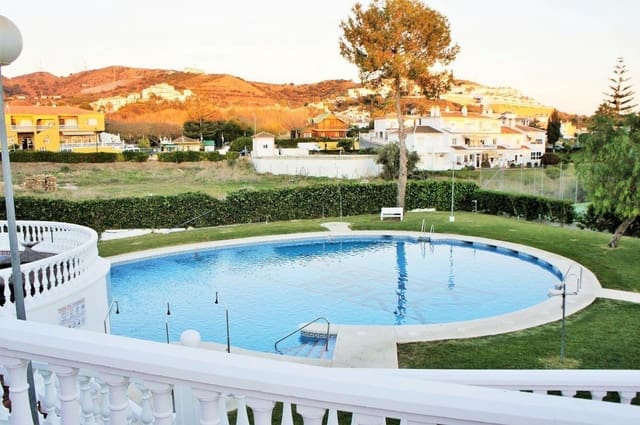 3 soveværelse Villa til salg i Torrox Park, Torrox med swimmingpool garage - € 340.000 (Ref: 9100191)