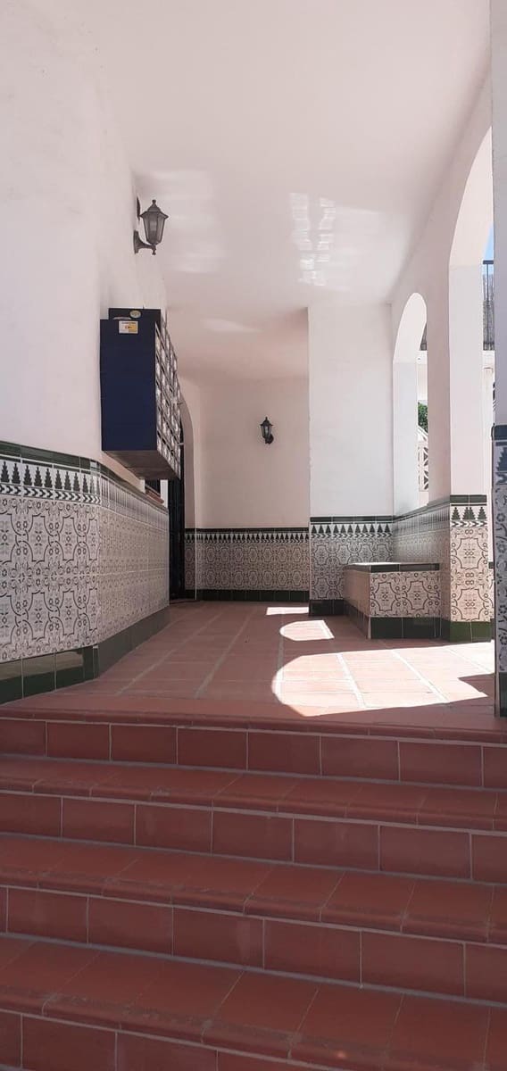 1 sovrum Lägenhet till salu i Nerja - 185 000 € (Ref: 9131946)