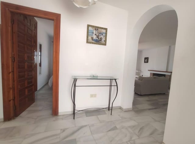 2 sovrum Villa till salu i Capistrano, Nerja med pool garage - 650 000 € (Ref: 9132042)