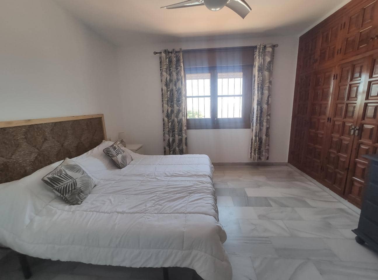 2 bedroom Villa for sale in Nerja with pool garage - € 650,000 (Ref: 9132042)