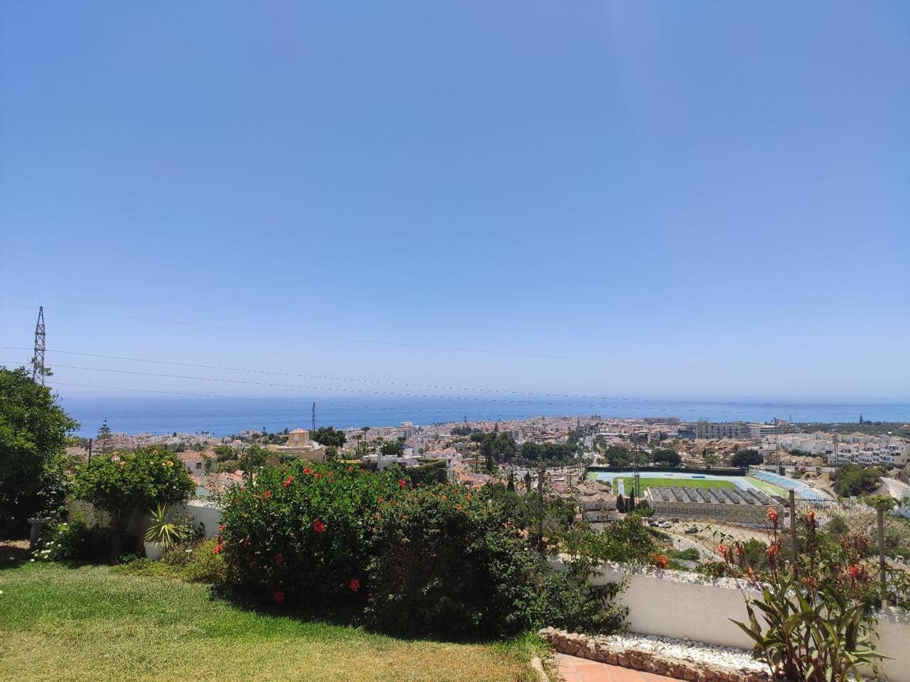 2 bedroom Villa for sale in Nerja with pool garage - € 650,000 (Ref: 9132042)