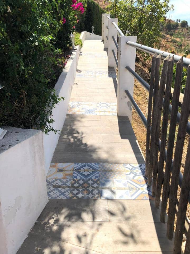 5 sypialnia Willa na sprzedaż w Torrox z basenem - 650 000 € (Ref: 9357777)