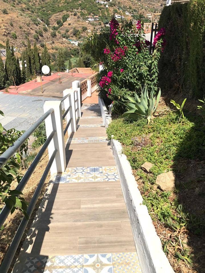 5 sypialnia Willa na sprzedaż w Torrox z basenem - 650 000 € (Ref: 9357777)