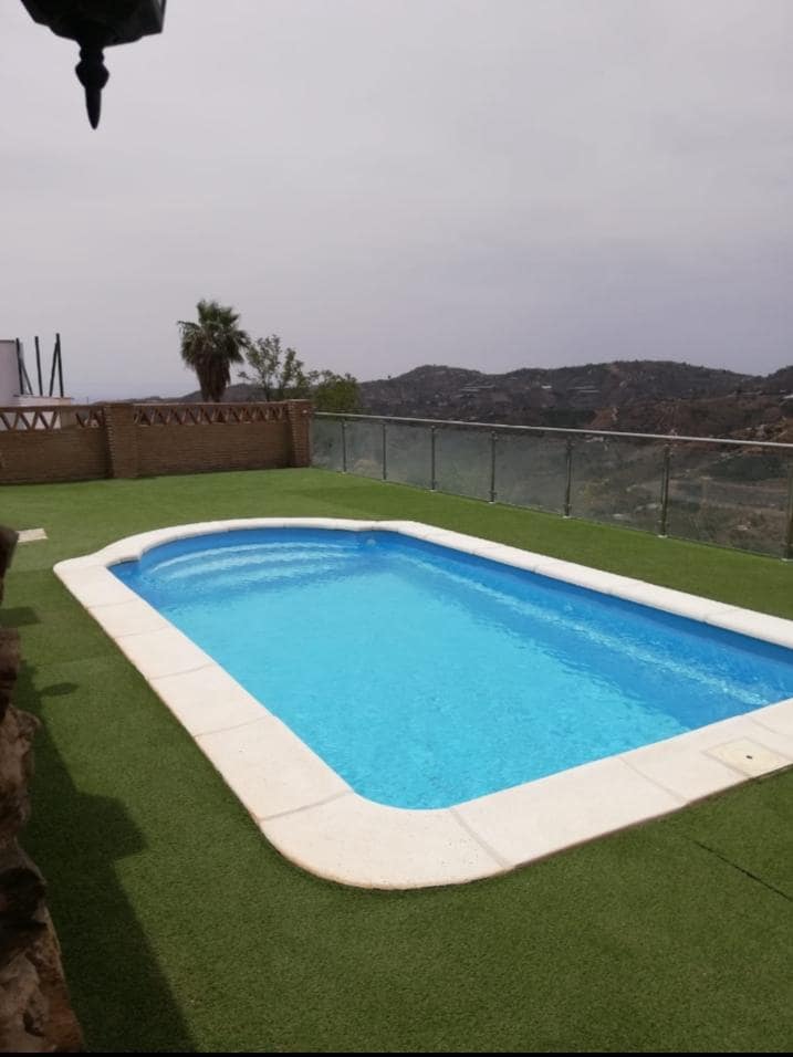 3 soveværelse Villa til leje i Frigiliana med swimmingpool garage - € 1.500 (Ref: 9371515)