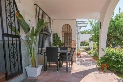 2 bedroom Villa for sale in Nerja with pool - € 309,000 (Ref: 9471822)