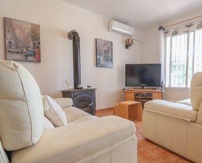 2 bedroom Villa for sale in Nerja with pool - € 309,000 (Ref: 9471822)