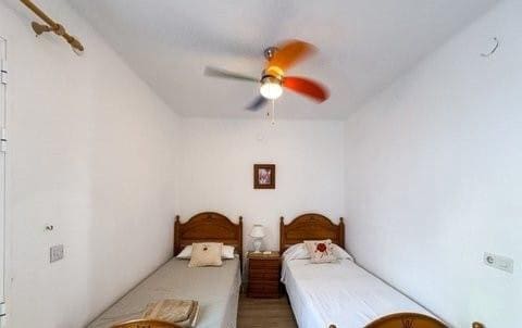 2 bedroom Villa for sale in Nerja with pool - € 309,000 (Ref: 9471822)