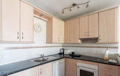 2 bedroom Villa for sale in Nerja with pool - € 309,000 (Ref: 9471822)