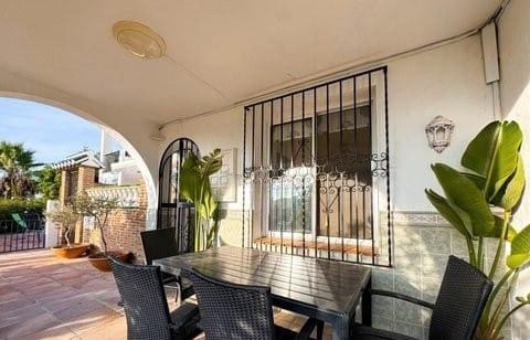 2 bedroom Villa for sale in Nerja with pool - € 309,000 (Ref: 9471822)