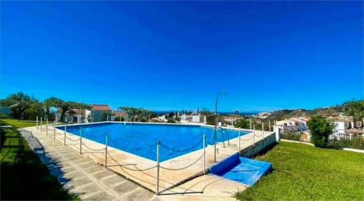 2 bedroom Villa for sale in Nerja with pool - € 309,000 (Ref: 9471822)