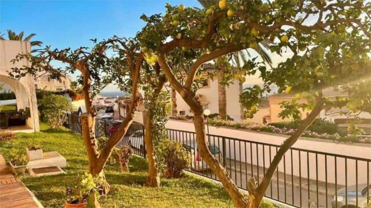 2 bedroom Villa for sale in Nerja with pool - € 309,000 (Ref: 9471822)