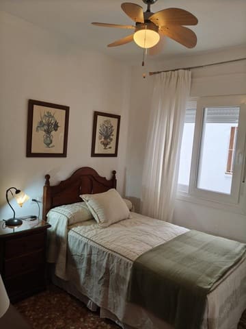 3 makuuhuone Asunto vuokrattavana paikassa Centro, Nerja - 1 050 € (Ref: 9495572)