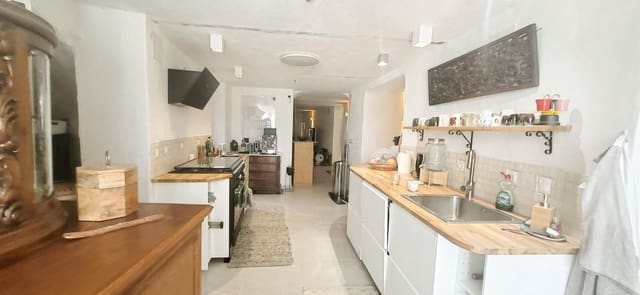 2 slaapkamer Finca/Landhuis te koop in La Romana met zwembad - € 169.999 (Ref: 10033298)
