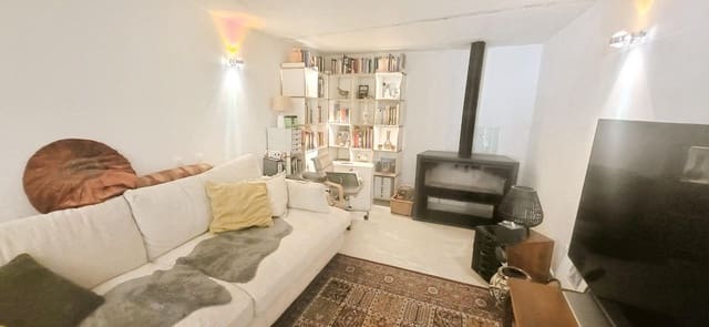 2 slaapkamer Finca/Landhuis te koop in La Romana met zwembad - € 169.999 (Ref: 10033298)