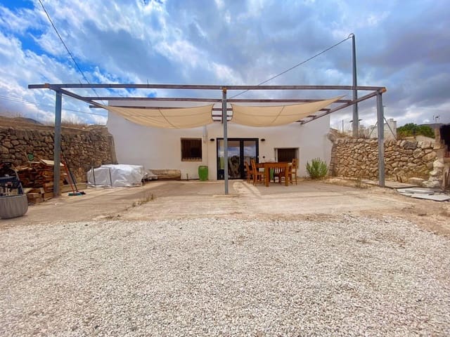 2 slaapkamer Finca/Landhuis te koop in La Romana met zwembad - € 169.999 (Ref: 10033298)