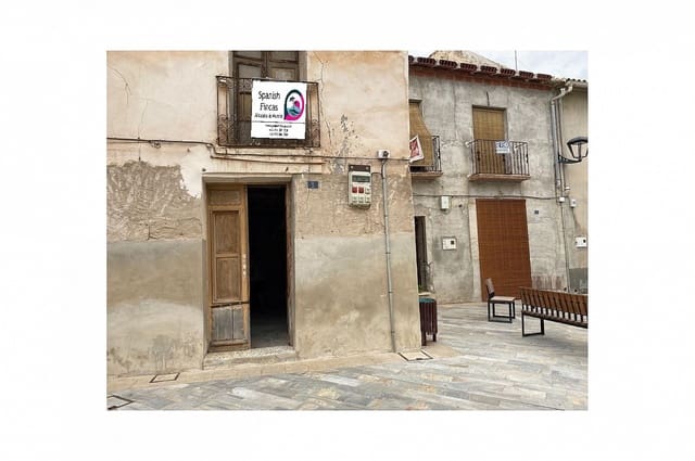 5 bedroom Townhouse for sale in Aspe with pool - € 46,000 (Ref: 6305973)