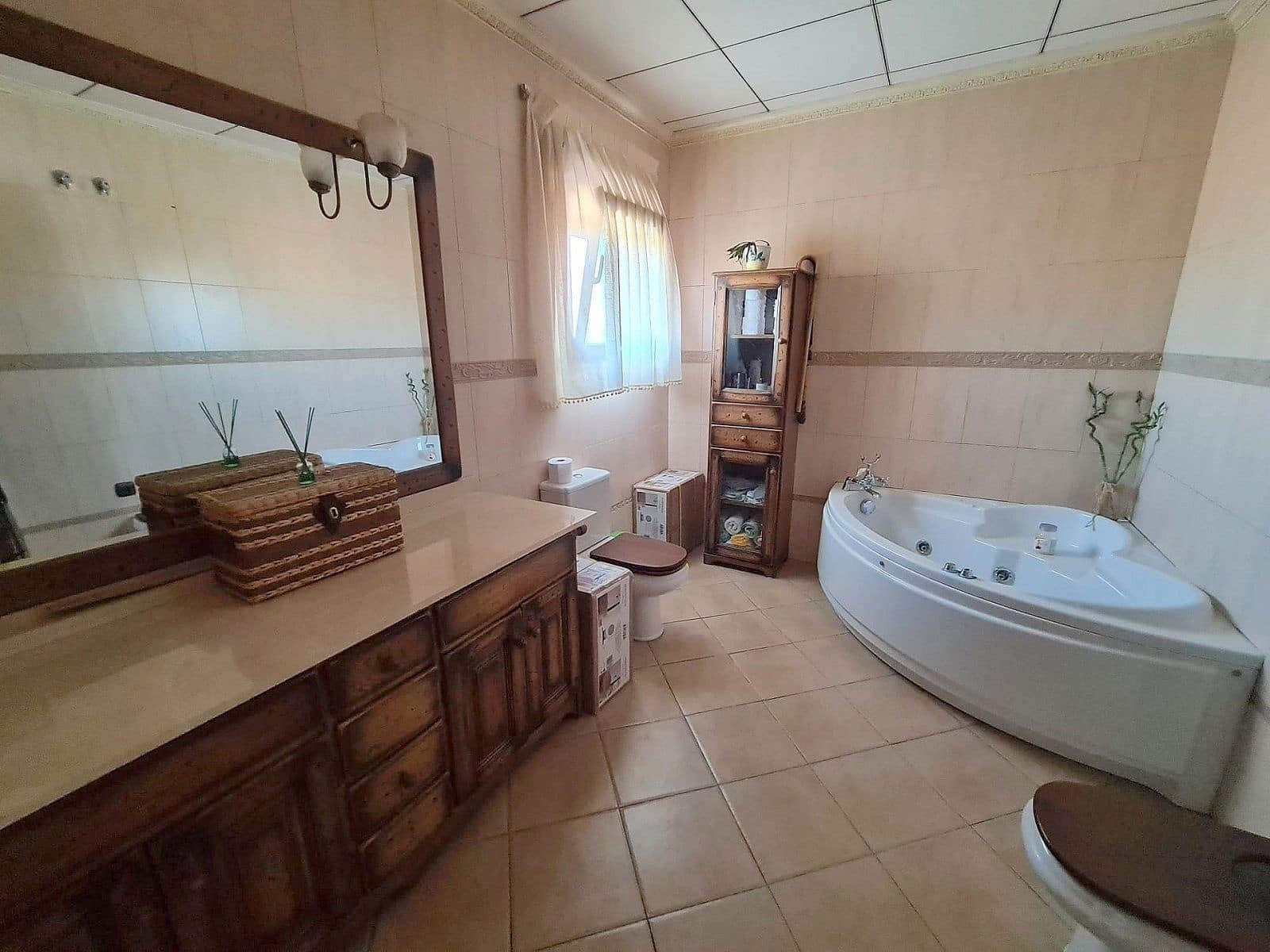 Chalet de 3 habitaciones en Pinoso en venta con piscina - 370.000 € (Ref: 6394989)