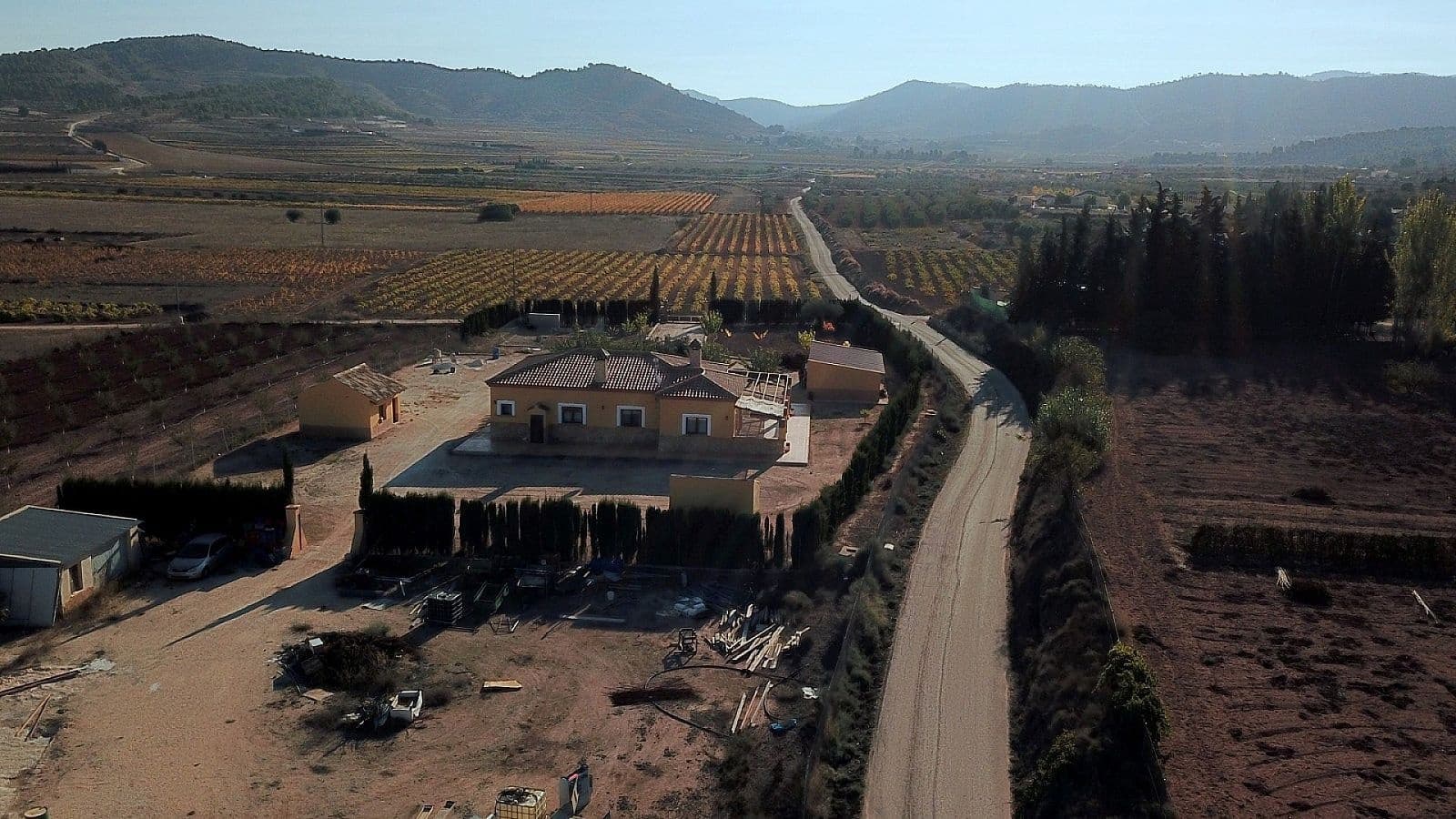 Chalet de 3 habitaciones en Pinoso en venta con piscina - 370.000 € (Ref: 6394989)