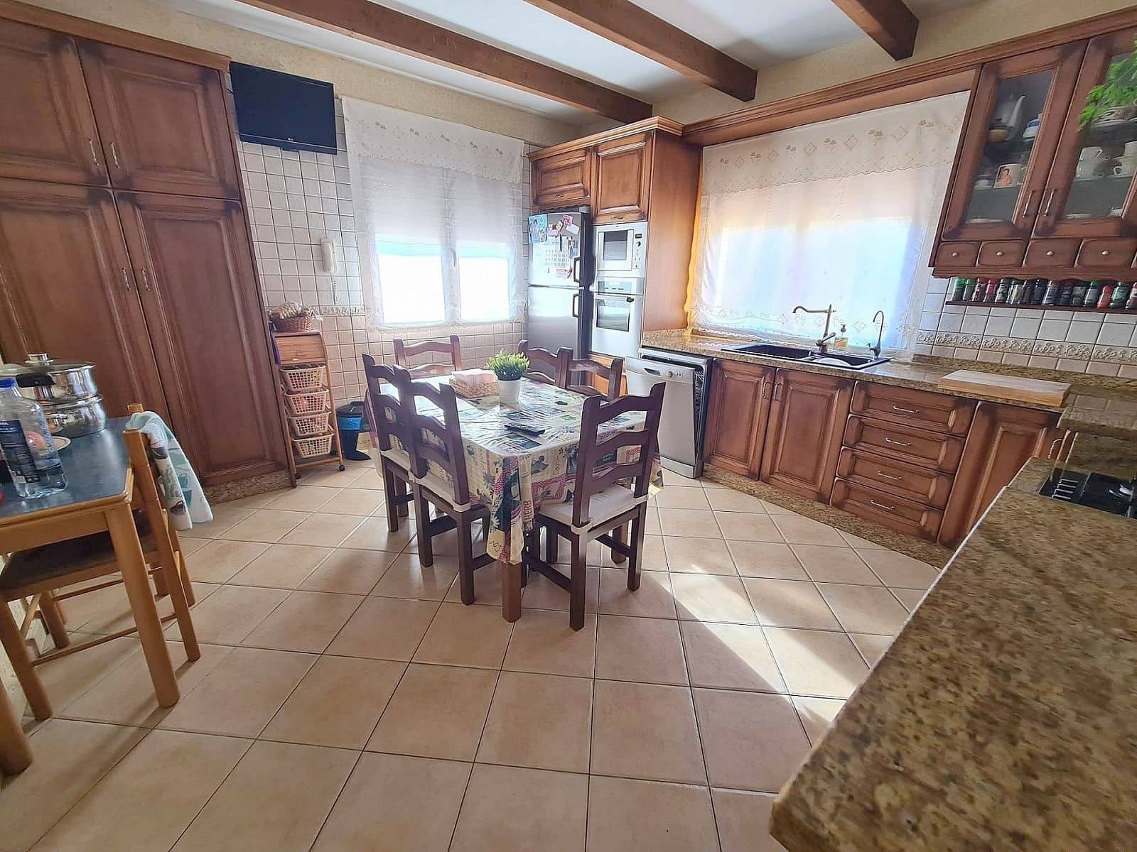 Chalet de 3 habitaciones en Pinoso en venta con piscina - 370.000 € (Ref: 6394989)