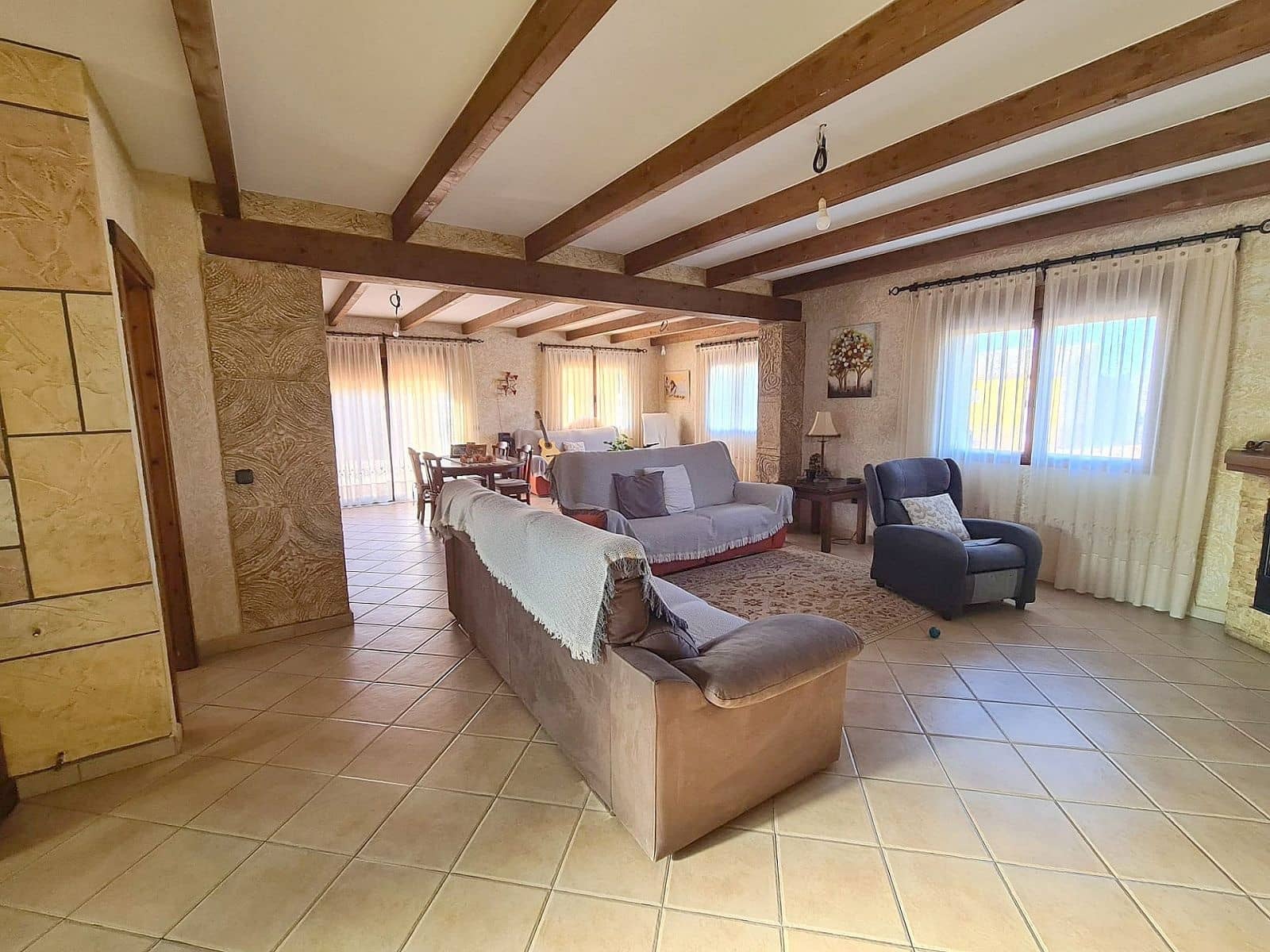Chalet de 3 habitaciones en Pinoso en venta con piscina - 370.000 € (Ref: 6394989)