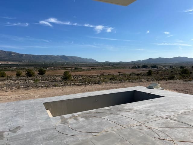 3 Zimmer Villa zu verkaufen in Pinoso mit Pool - 330.000 € (Ref: 6666512)