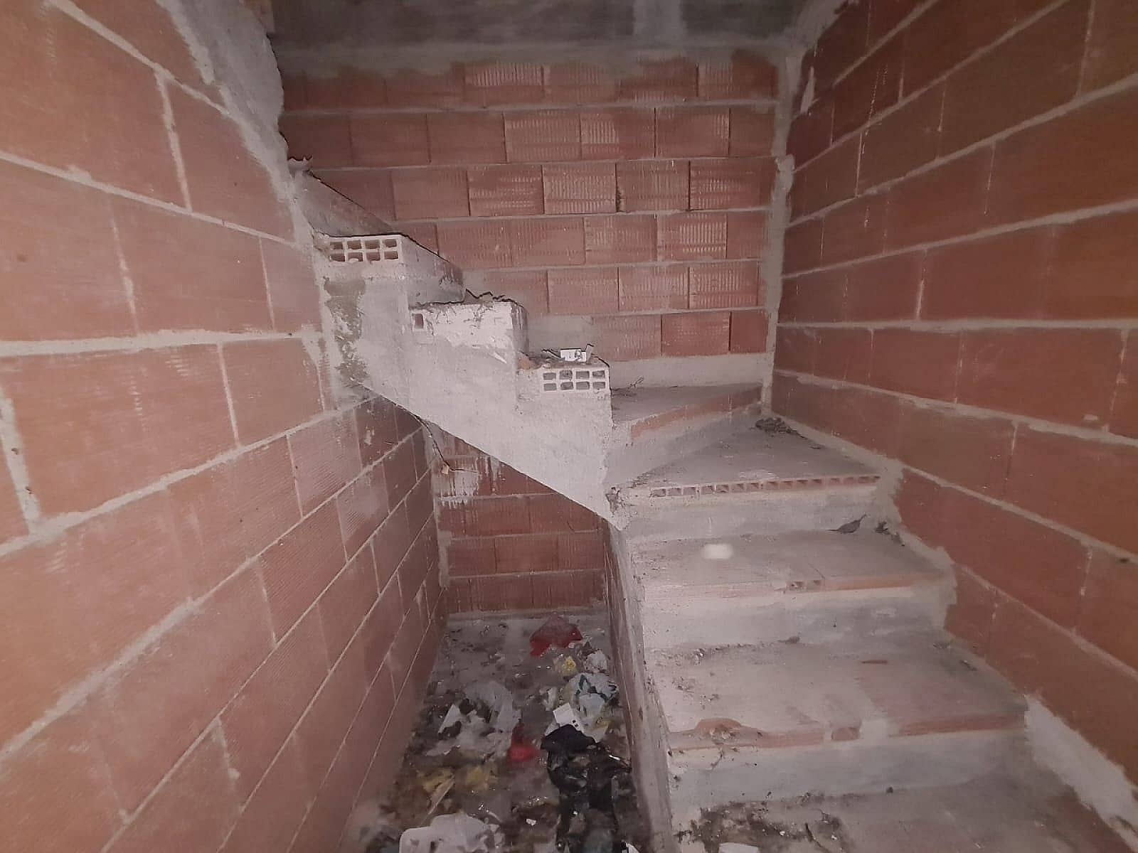 4 slaapkamer Huis te koop in Salinas met zwembad - € 110.000 (Ref: 6685754)