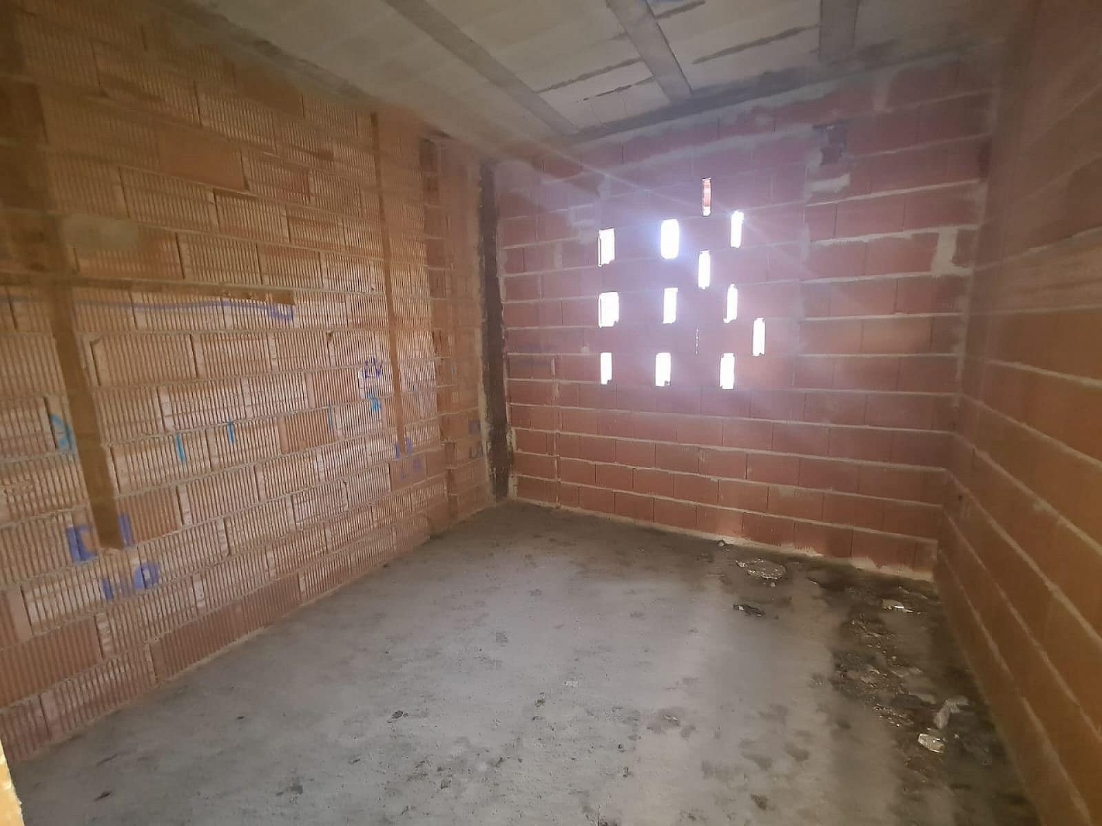 4 slaapkamer Huis te koop in Salinas met zwembad - € 110.000 (Ref: 6685754)