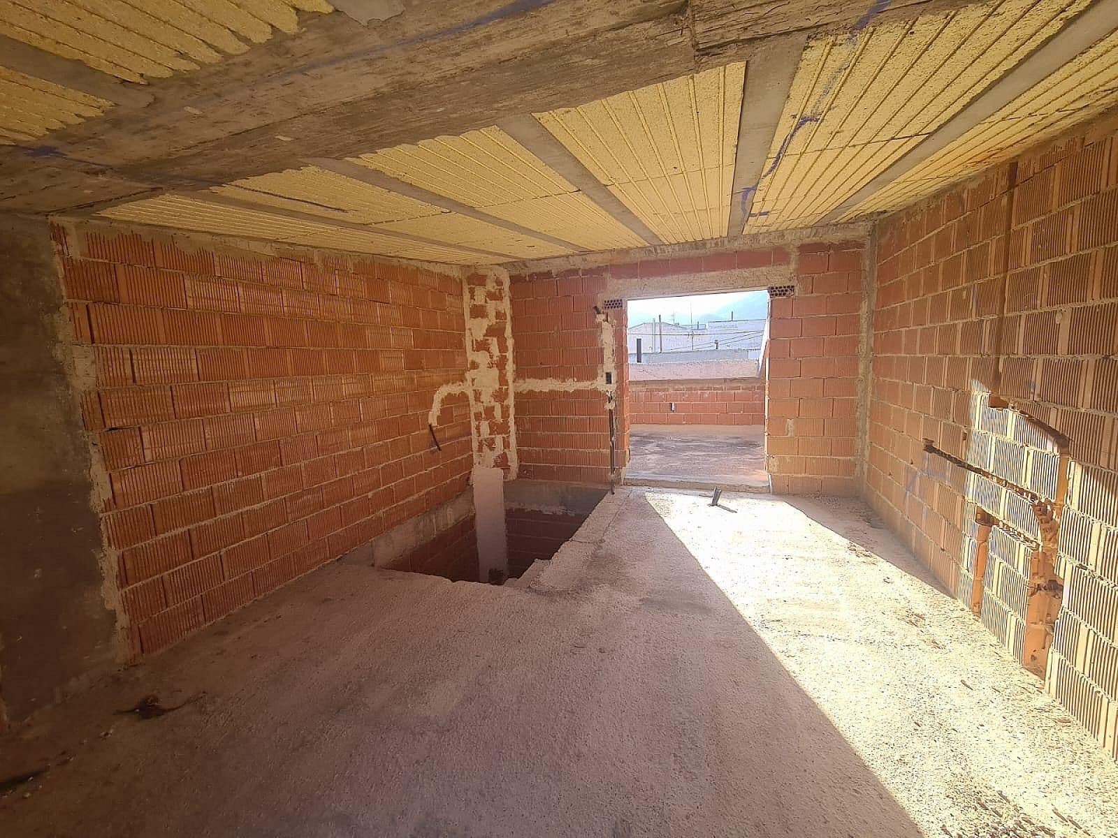 4 slaapkamer Huis te koop in Salinas met zwembad - € 110.000 (Ref: 6685754)