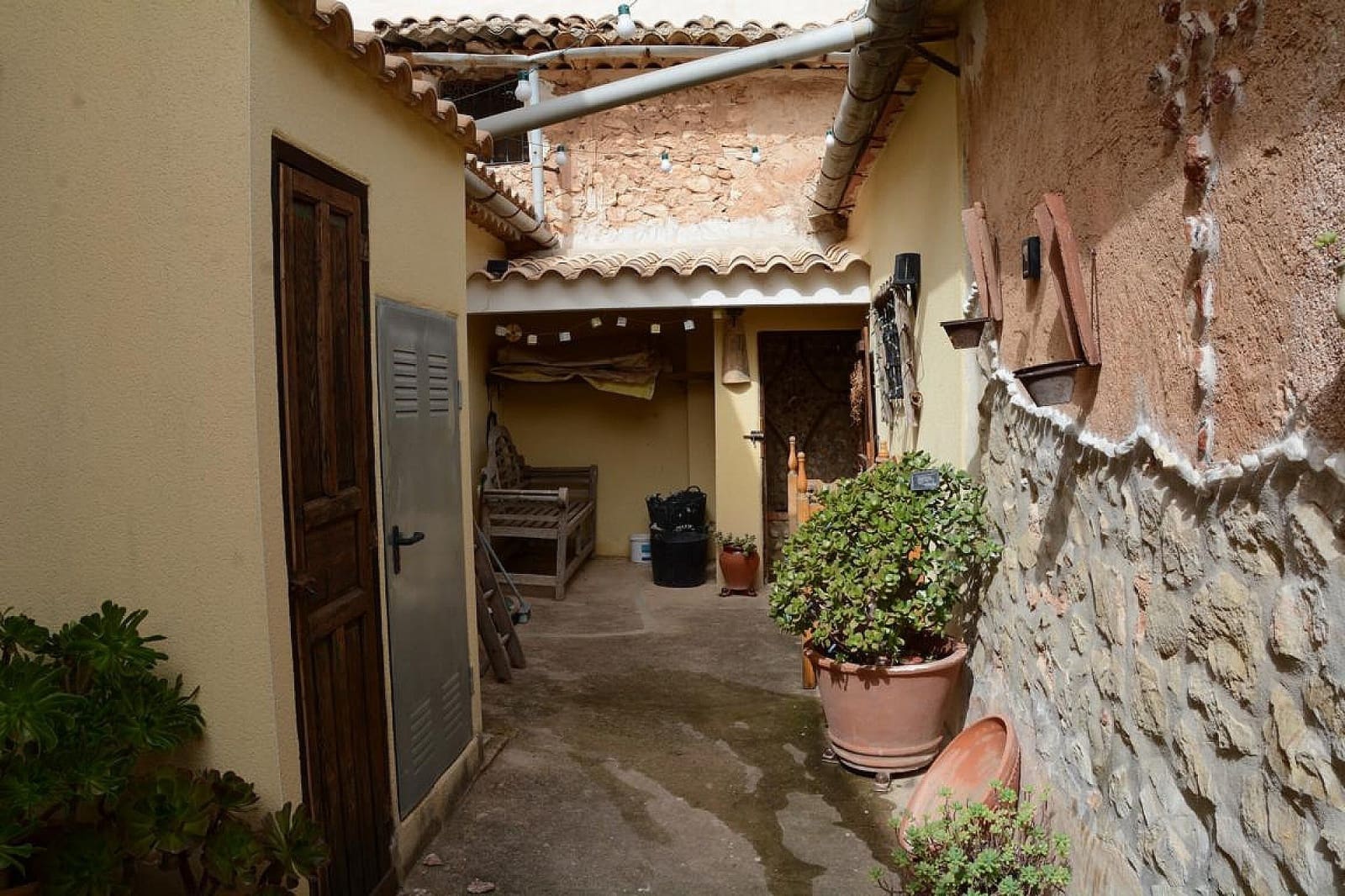 6 soveværelse Finca/Landehus til salg i La Romana med swimmingpool - € 325.000 (Ref: 7143111)