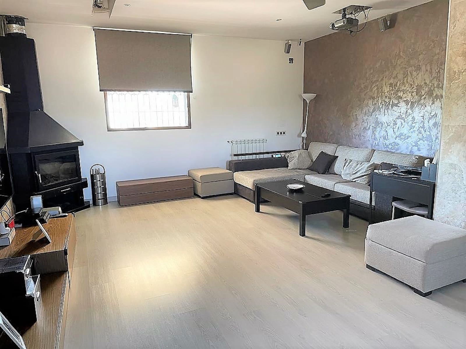 4 bedroom Villa for sale in Castalla with pool - € 415,000 (Ref: 7205548)