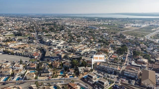 4 makuuhuone Huvila myytävänä paikassa Ciudad Quesada, Rojales mukana uima-altaan - 895 000 € (Ref: 7317763)