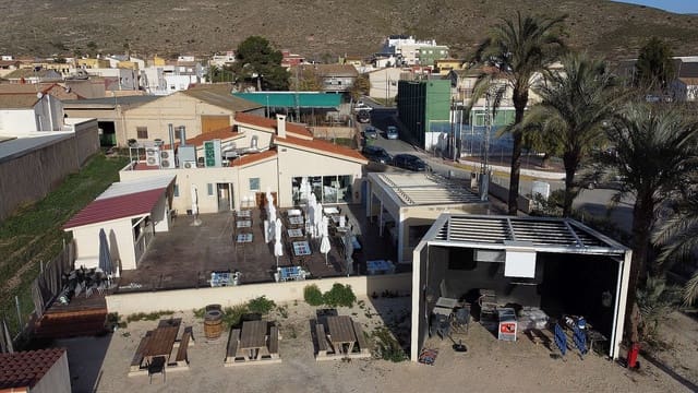 Commercial for sale in Hondón de los Frailes with pool - € 695,000 (Ref: 7323800)