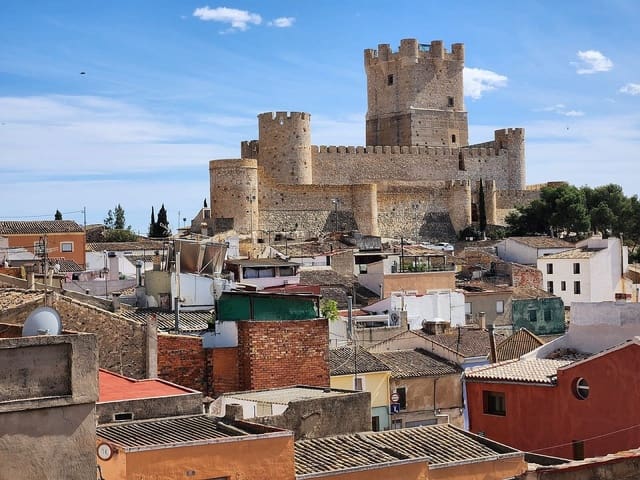 5 bedroom Townhouse for sale in Villena with pool - € 54,995 (Ref: 7572562)