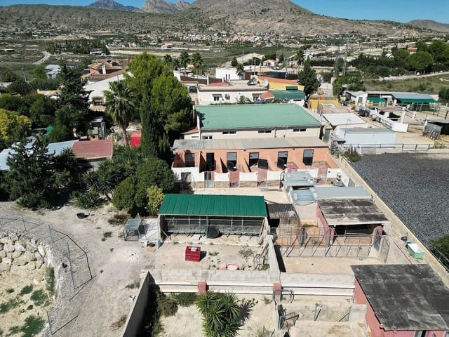 12 bedroom Commercial for sale in Fortuna with pool - € 950,000 (Ref: 7618327)