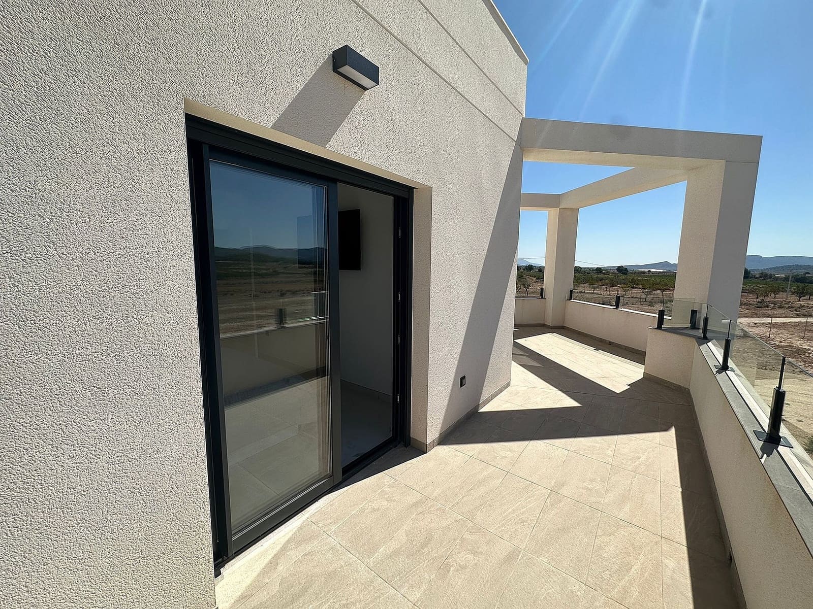 4 Zimmer Villa zu verkaufen in Pinoso mit Pool - 436.000 € (Ref: 7747798)