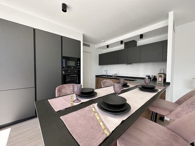 Chalet de 3 habitaciones en La Manga del Mar Menor en venta con piscina - 469.950 € (Ref: 7789522)