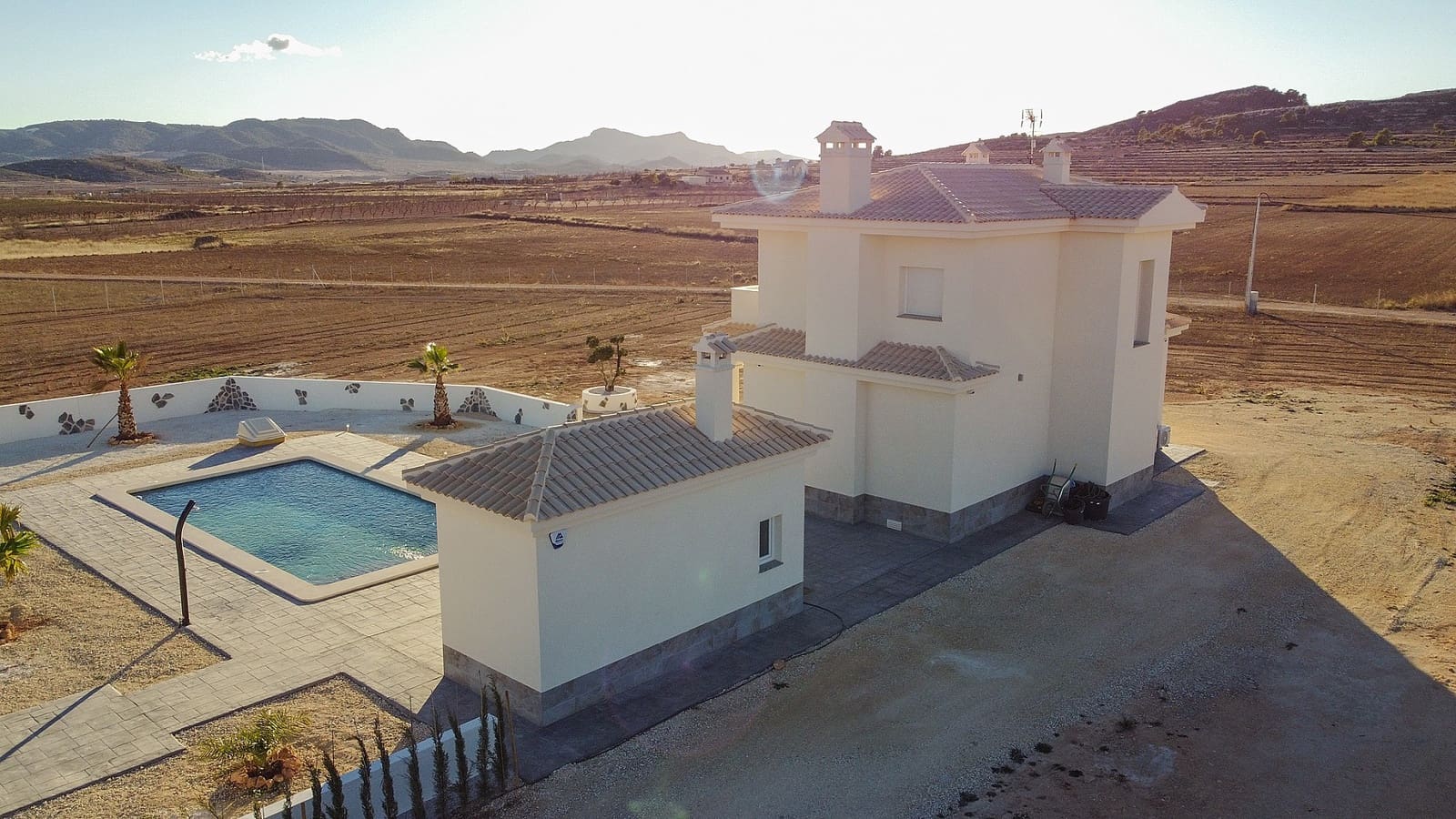 3 bedroom Villa for sale in Pinoso with pool - € 337,000 (Ref: 7927846)