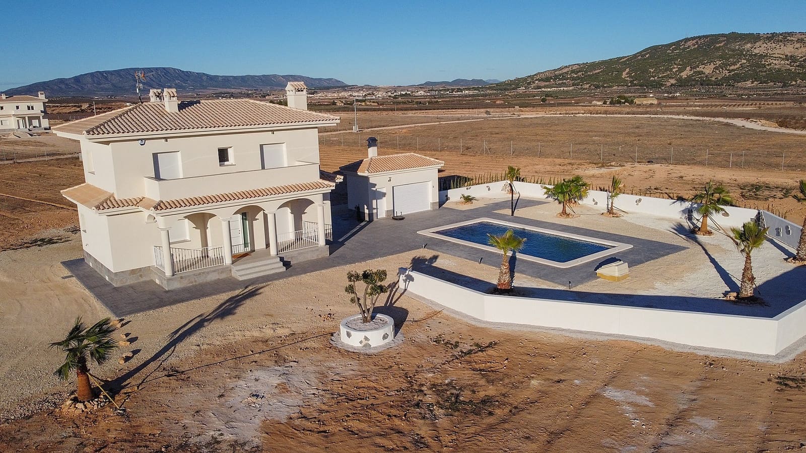 3 bedroom Villa for sale in Pinoso with pool - € 337,000 (Ref: 7927846)