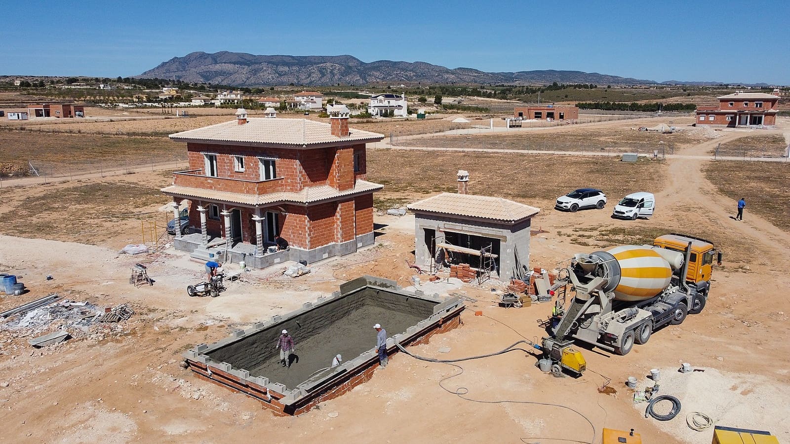 3 bedroom Villa for sale in Pinoso with pool - € 337,000 (Ref: 7927846)