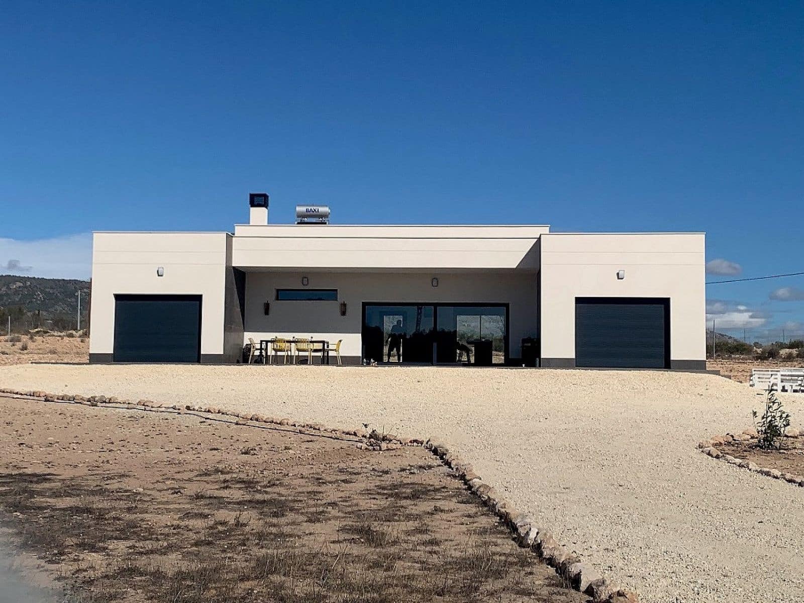 4 bedroom Villa for sale in Pinoso with pool - € 359,000 (Ref: 7938561)