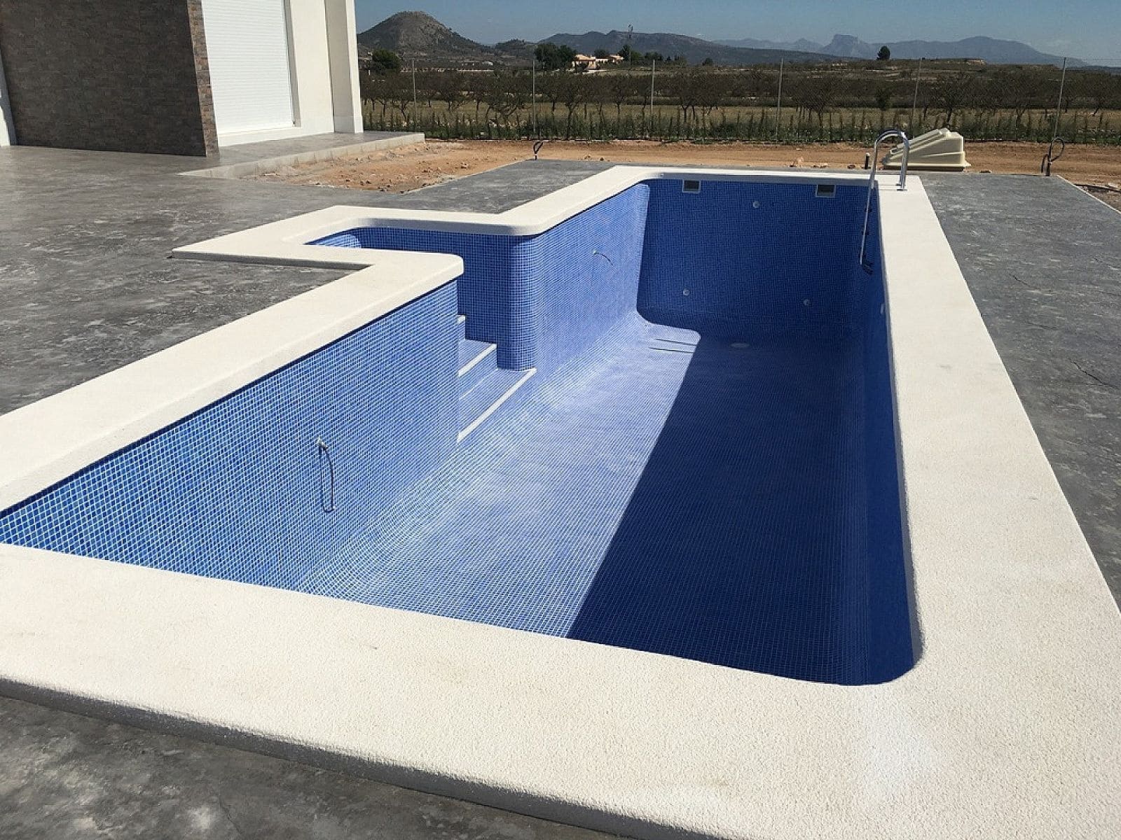 4 bedroom Villa for sale in Pinoso with pool - € 359,000 (Ref: 7938561)
