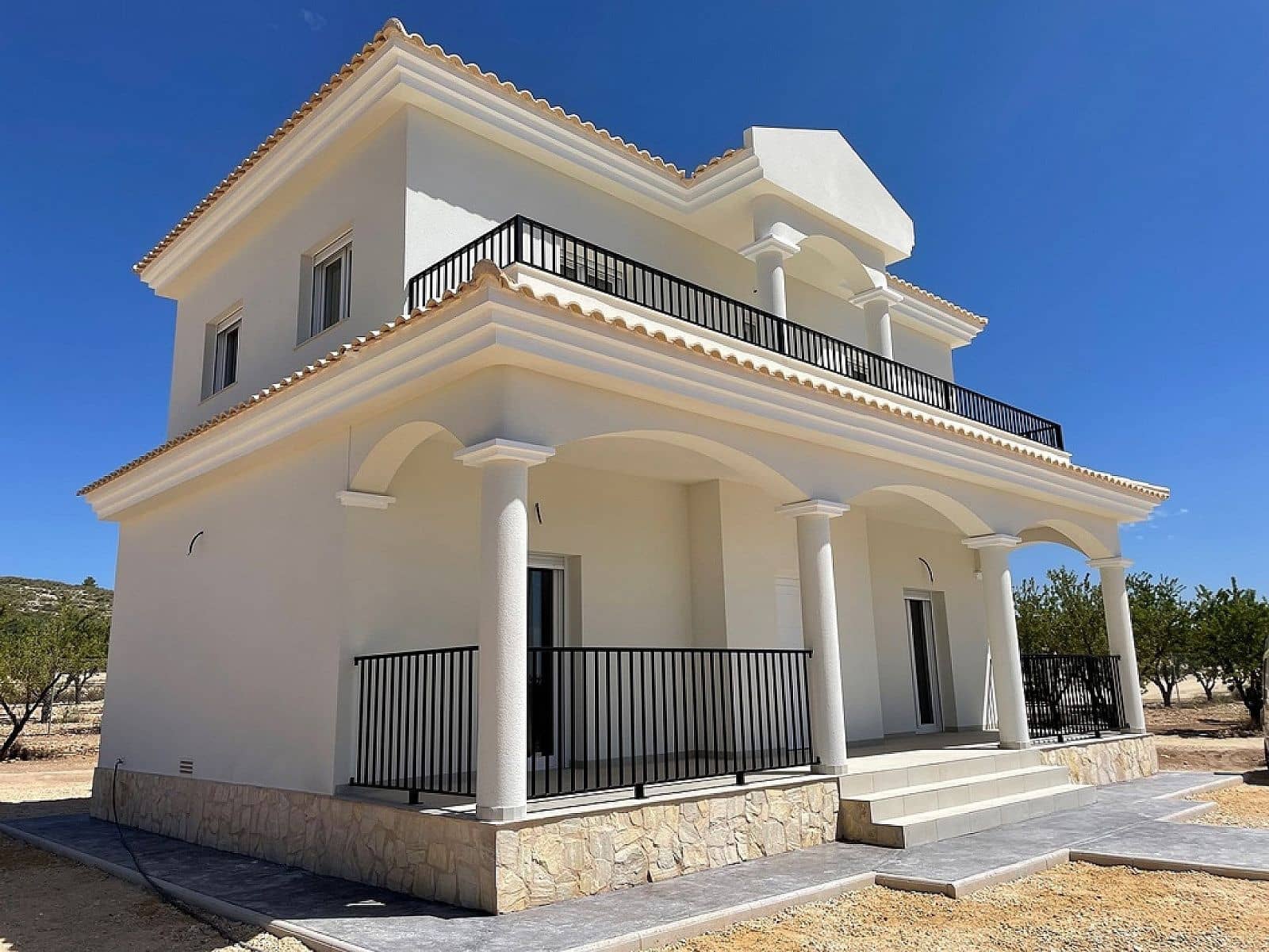 3 Zimmer Villa zu verkaufen in Pinoso mit Pool - 297.000 € (Ref: 7938562)