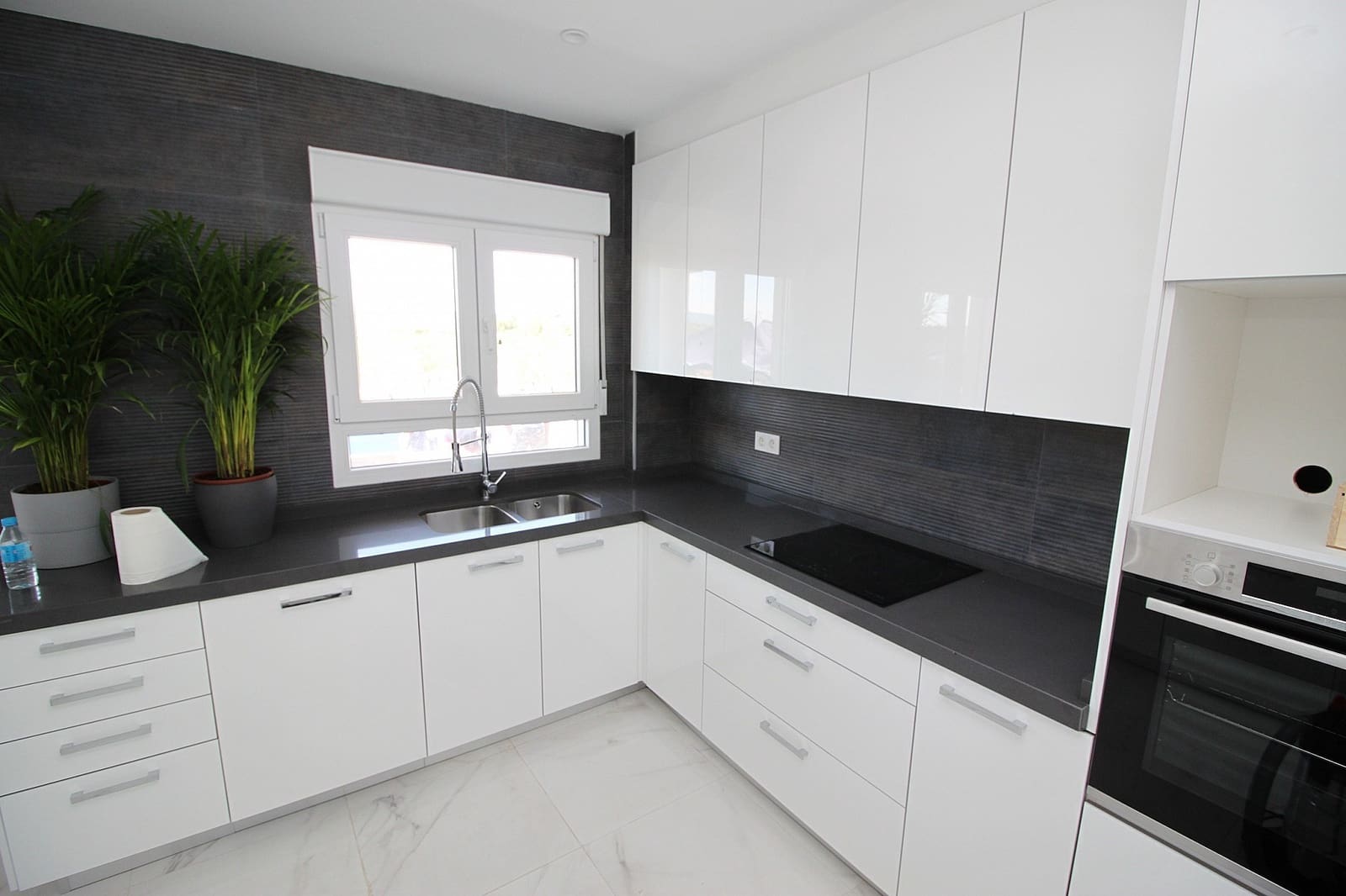 4 bedroom Villa for sale in Pinoso with pool - € 375,000 (Ref: 8025070)