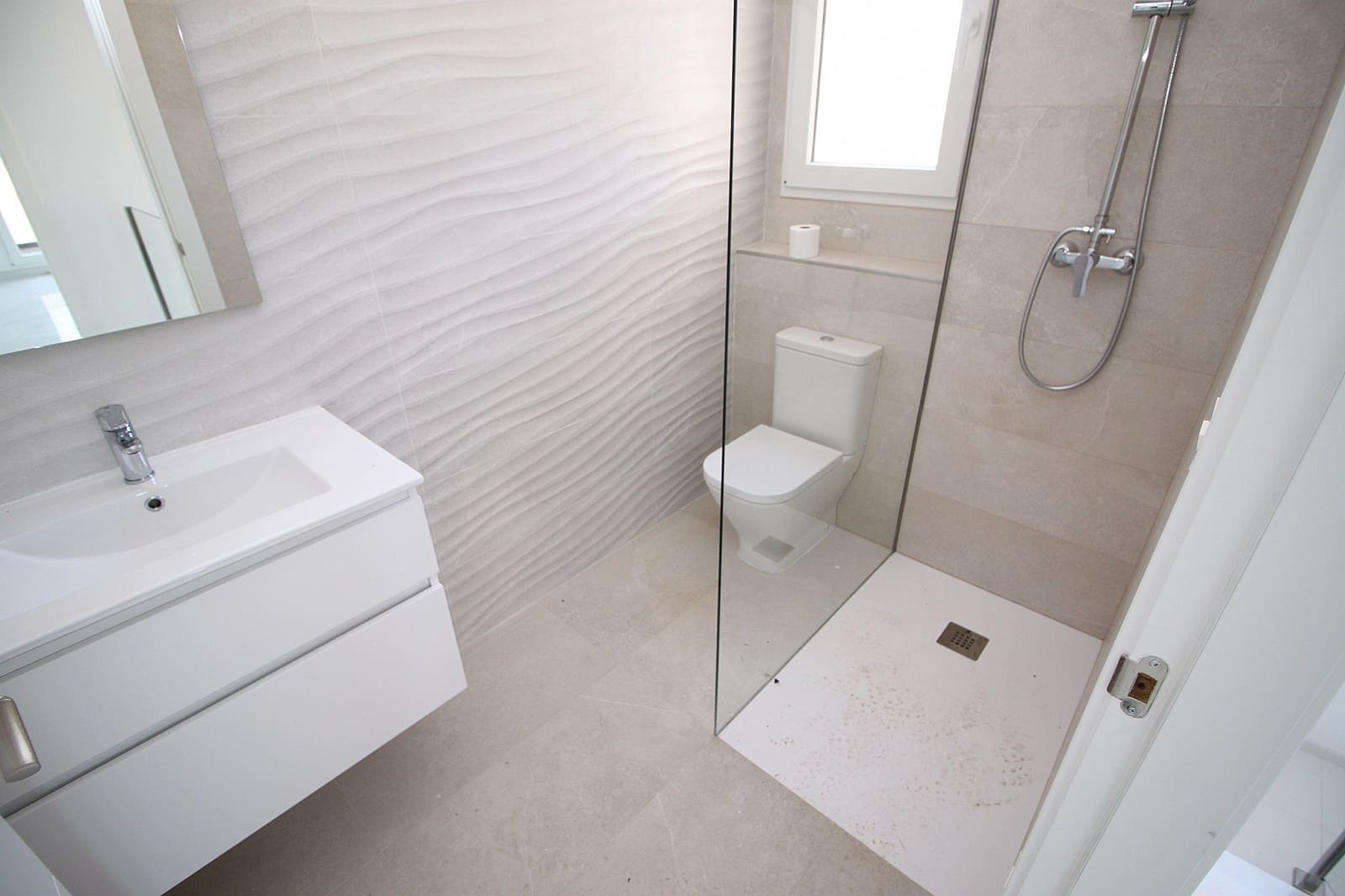 4 bedroom Villa for sale in Pinoso with pool - € 375,000 (Ref: 8025070)