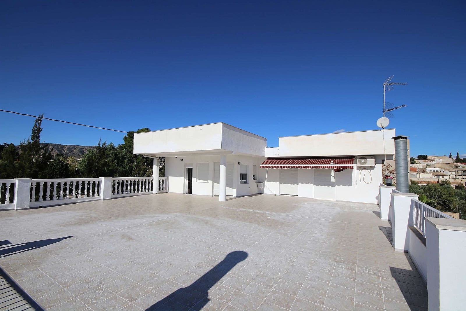 4 quarto Comercial para venda em Monovar / Monover com piscina - 449 995 € (Ref: 8025071)