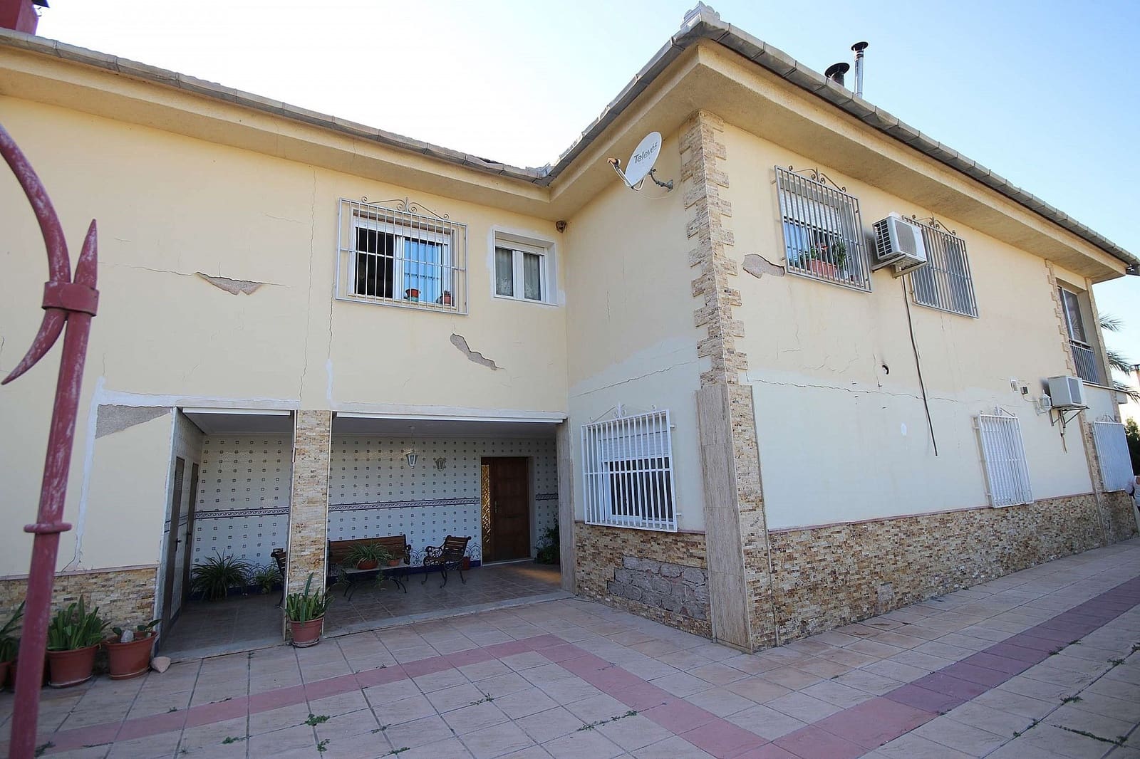 9 bedroom Villa for sale in Monovar / Monover with pool - € 360,000 (Ref: 8025077)