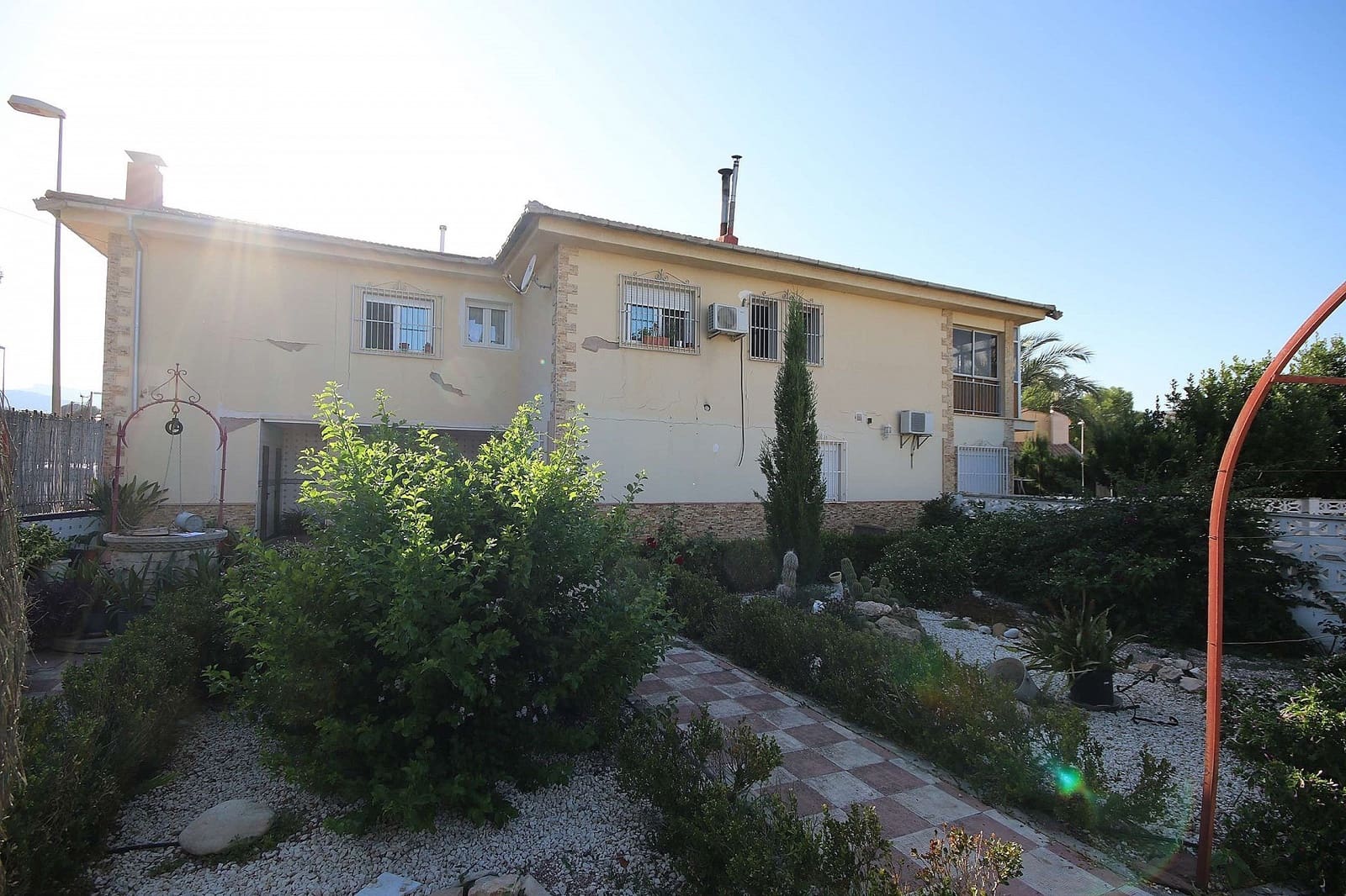 9 bedroom Villa for sale in Monovar / Monover with pool - € 360,000 (Ref: 8025077)