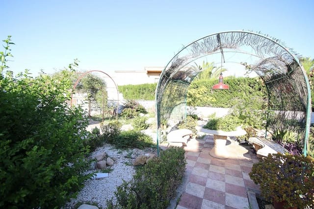 9 Zimmer Villa zu verkaufen in Monóvar / Monóver mit Pool - 360.000 € (Ref: 8025077)